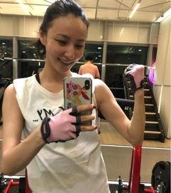 明星网红鹅头女友是谁,揭秘明星网红背后的神秘佳人”