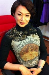 国内变性的明星网红,探索国内变性明星的崛起之路