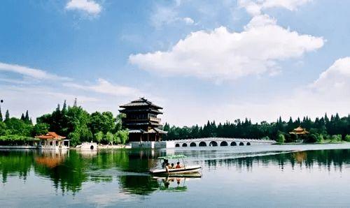 今日逍遥津公园水洗瓜,夏日消暑新宠，绿色健康生活新体验