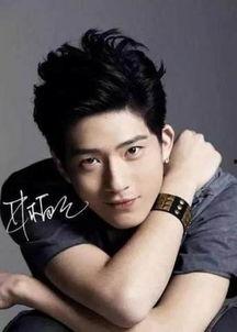 明星网红同台差距成毅,成毅展现独特魅力，差距一目了然