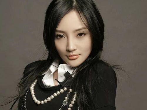 陆仙人明星网红同台直播,直播盛宴精彩纷呈