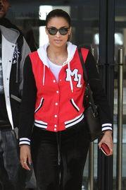 棒球外套明星网红是谁,揭秘当红明星网红的穿搭秘诀