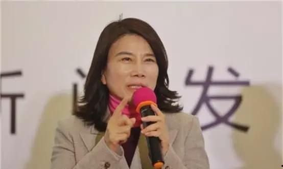 偶像明星网红是领导吗,新时代的“虚拟领导”现象解析