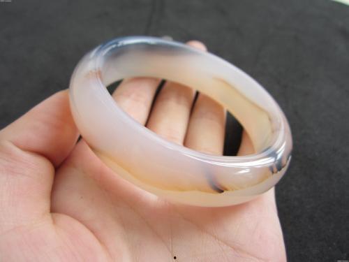 明星网红同款玉髓手镯,时尚潮流新宠