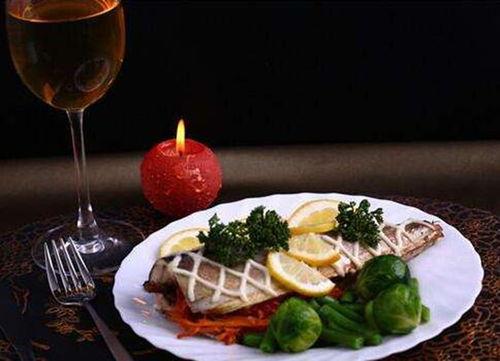 今日头条晚餐吃瓜,瓜界盛宴，热点一网打尽！